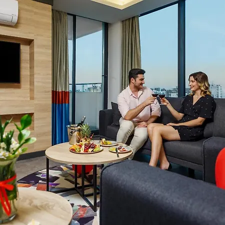 Optimum Luxury Hotel&spa מלון *